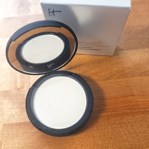IT Cosmetics Bye Bye Pores Pressed Powder Translucent - Picture 2 of 10